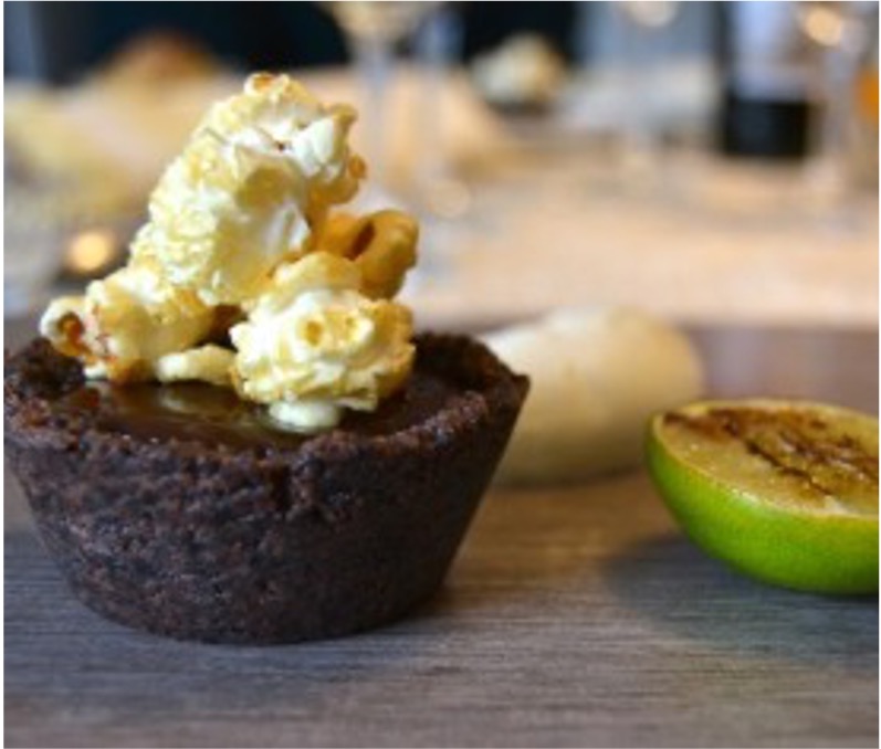 Chocolate tart with caramel popcorn